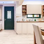 Niotis House - Elegance & Comfort In The Apartman Kosz