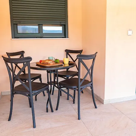 Niotis House - Elegance & Comfort In The Appartamento *